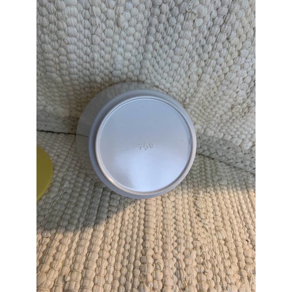 Vintage melamine sugar bowl pale yellow and white dish - Picture 7 of 10